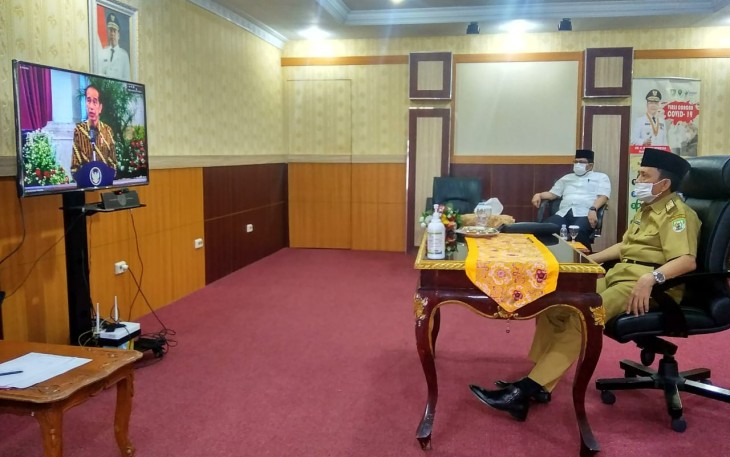 Sekretaris Daerah Provinsi Bengkulu Hamka Sabri Mengikuti Video Confrence