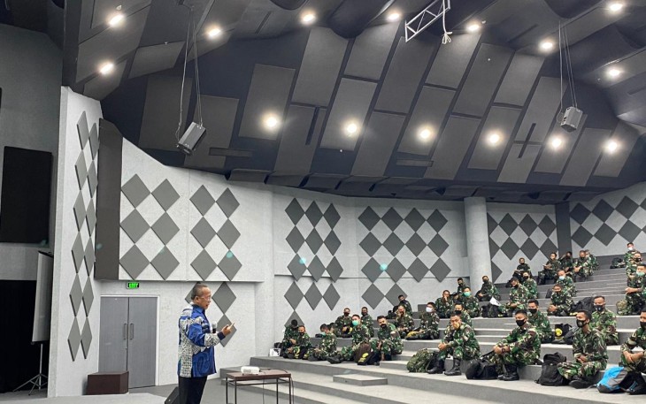 Diklat vokasi yang diikuti oleh 272 peserta tersebut dibuka oleh Ir. Antoni Sohombing, MPD., Ph.D. dan Mayjen (Purn) Dr. Agung Risdhianto, MDA. di gedung C UI Depok, Jl. Margonda Raya, Pondok Cina, Kecamatan Beji, Kota Depok, Jawa Barat, Selasa 3/10/2020.