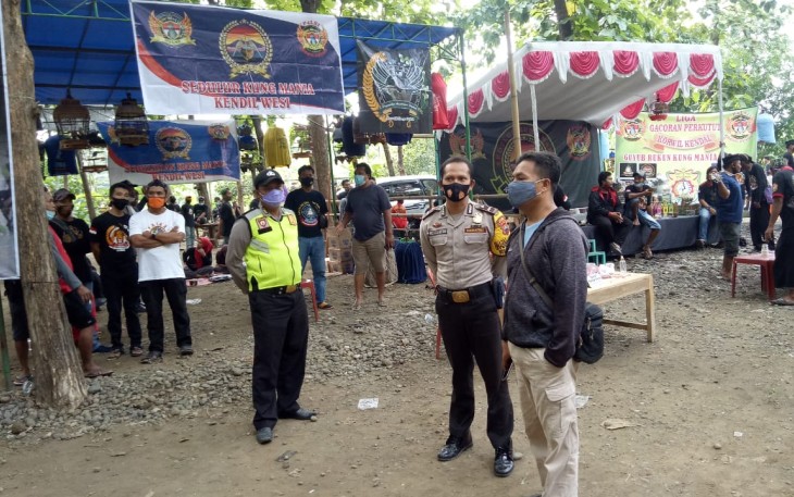 Sedulur Kung Mania Kendal Wesi rencananya akan mengadakan kegiatan gantangan burung perkutut yang bertempat di Objek Wisata Juwero Hill Dukuh Juwero Desa Triharjo Kecamatan Gemuh Kabupaten Kendal. Minggu, 29/11/2020.