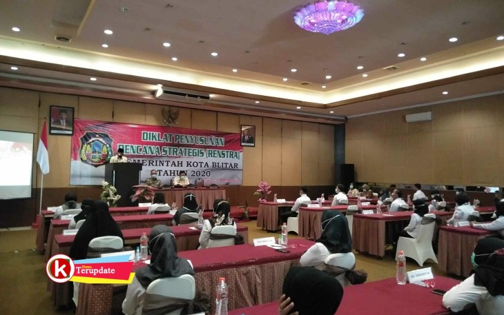 Diklat Penyusunan Renstra Pemerintah Kota Blitar Tahun 2020 (foto : Faisal NR / Klik Warta) 