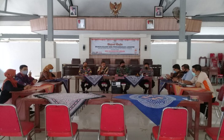 Forkopimcam weleri mengadakan rapat kerja pengelolaan dan pengamanan penerimaan logistik, di pendopo kecamatan Weleri Kabupaten Kendal, Jum'at 4/12/2020.