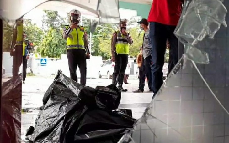 Sebanyak 14 warga Desa Sawojajar Kecamatan Wanasari Kabupaten Brebes Sabtu Mengamuk dan Memaksa Masuk RSUD Brebes Untuk Mengambil Paksa Jenazah