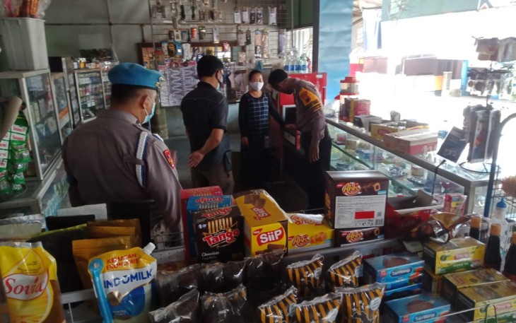 Polsek Singorojo Melaksanakan Operasi Petasan di Toko 