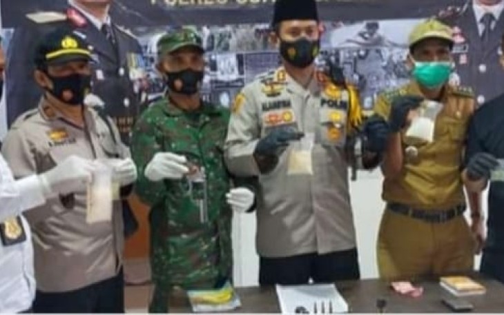 Kapolres OKI AKBP Alamsyah Pelupessy di Dampingi Kasat Narkoba Polres OKI Iptu Agung