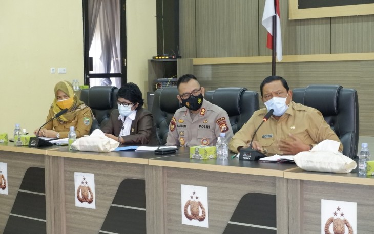 Bupati Bengkulu Utara Mian Saat Rapat Mediasi Tindak Lanjut Konflik Nelayan Trawl dan Nelayan Tradisional Bengkulu Utara