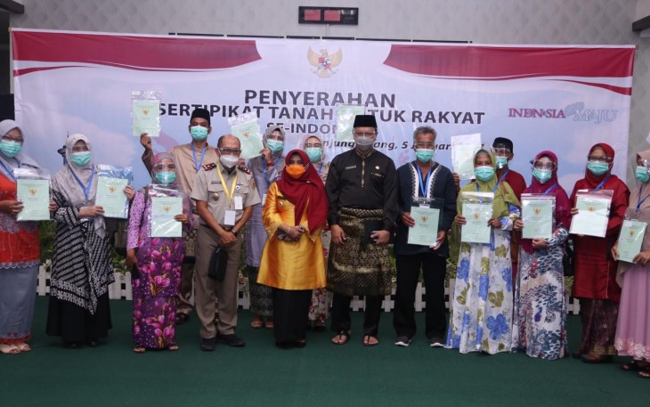 375 Warga Tanjung Pinang Terima Sertifikat Tanah