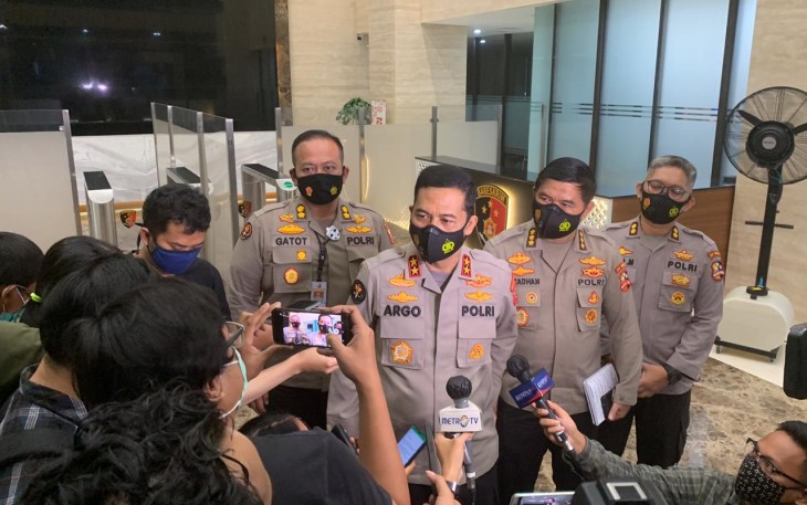 KEPALA Divisi Humas Polri Inspektur Jenderal (Irjen) Argo Yuwono saat memberikan keterangan keoadavmedia tentang hasil investigasi Komisi Nasional Hak Asasi Manusia (Komnas HAM) soal kasus penyerangan Laskar FPI di Tol Jakarta-Cikampek.Jumat (8/1/).