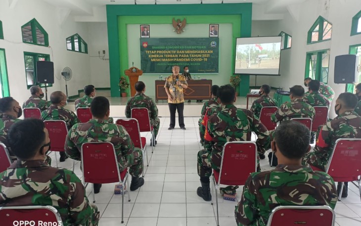 Kodim 0735 Surakarta mengadakan kegiatan Penanaman Motivasi Kerja di Masa Pandemi dengan motivator Pakar Komunikasi dari BNPB DR. Aqua Dwipayana, dengan tema Sharing Komunikasi dan Motivasi ‘Tetap Produktif Dan Menghasilkan Kinerja Terbaik Pada Tahun 2021 Meski Masih Pandemi Covid-19, Senin (01/2/2021).