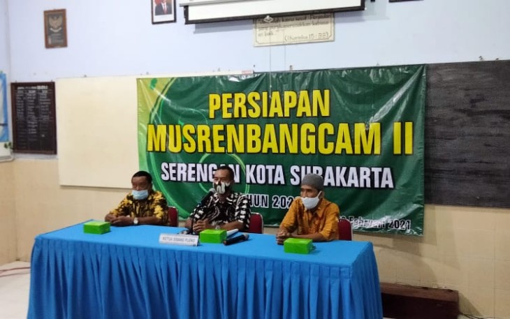 Babinsa Kelurahan Kratonan Koramil 03 Serengan Kodim 0735 Surakarta Sersan Mayor Yudi Widiyanto Menghadiri Kegiatan Pra Musrenbangcam yang bertempat di Aula SMA 1 Kristen Sidokare Jl.Honggowongso No.135 Kelurahan Kratonan Kecamatan Serengan