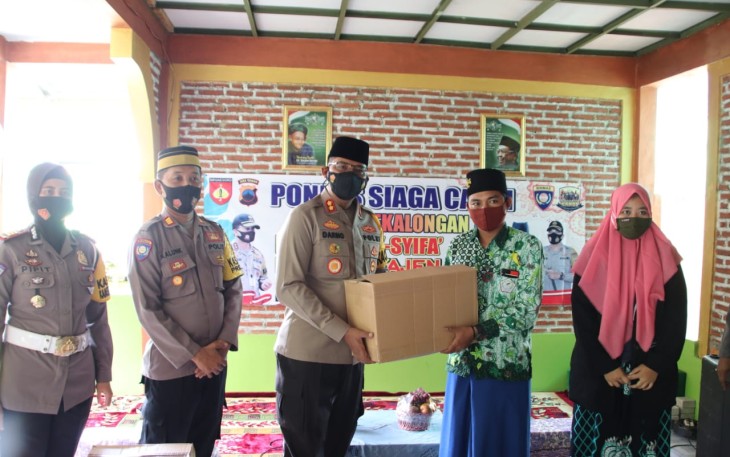 Kapolres Pekalongan AKBP Darno, S.H., S.I.K pagi tadi, Jumat (12/02/2021) bersama dengan Kasat Binmas, Kasat Intelkam, Kasat Lantas, Kapolsek dan Kasiwas melaksanakan pengecekan ponpes siaga candi yang terletak di Desa Nyamok, Kec. Kajen Kab. Pekalongan