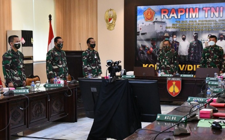 Pangdam IV/Diponegoro Mayjen TNI Bakti Agus Fadjari, S.I.P., M.Si. bersama Kasdam IV/Diponegoro Brigjen TNI Widi Prasetijono mengikuti kegiatan Rapat Pimpinan TNI secara virtual bertempat di Ruang Bina Yudha, Makodam IV/Diponegoro. Selasa (16/2/2021).