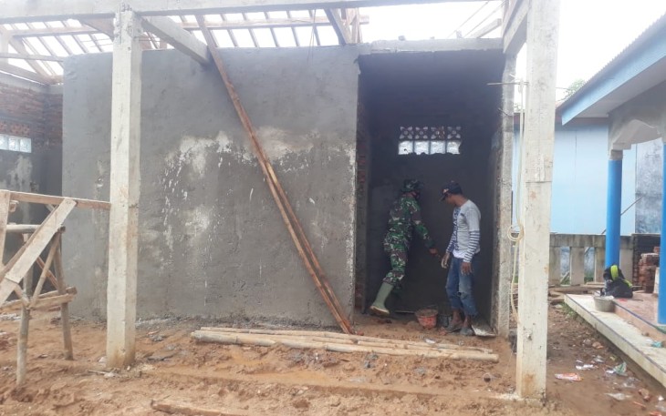 TMMD Ke-110 Kodim 0604/Karawang Bangun Sarana Air Bersih Serta Pembuatan MCK Mushola Al Mutaqin