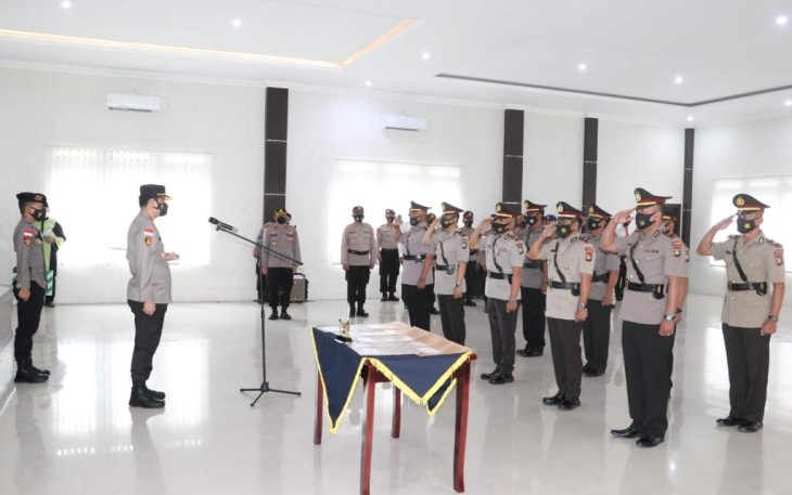 Kapolres Pimpin Upacara Sertijab 5 Pejabat Utama Polres Lingga