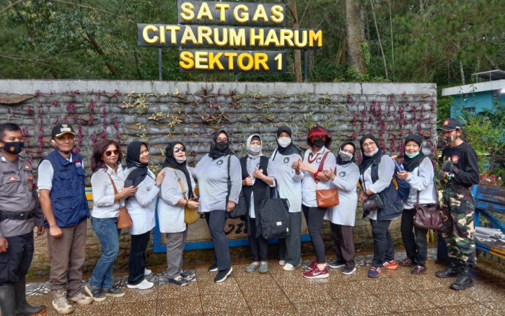 Sektor 1 Satgas Citarum Harum menerima kunjungan Ketua DPRD Prov. Jabar Hj. Diah Fitriana bersama rombongan