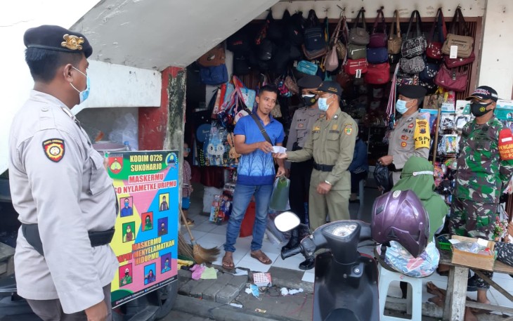 Himbauan Prokes terus diupayakan oleh aparat gabungan Kecamatan Weru, Sukoharjo. Hal ini menyikapi dengan masih berlangsungnya PPKM mikro di wilayah Kabupaten Sukoharjo.