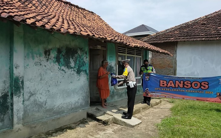 Satuan Lalulintas Polres Pringsewu Gelar Baksos