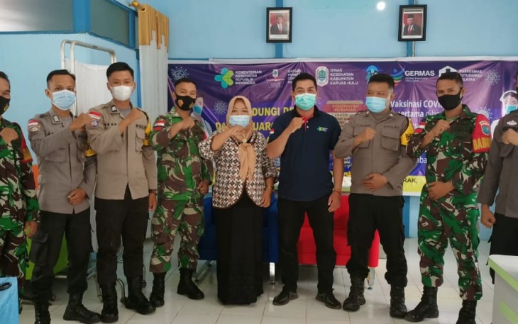 Babinsa Koramil 1206-06/Putussibau Utara Koordinasi Dengan Bhabinkamtibmas Dan Puskesmas Tentang Pelaksanaan PPKM Mikro