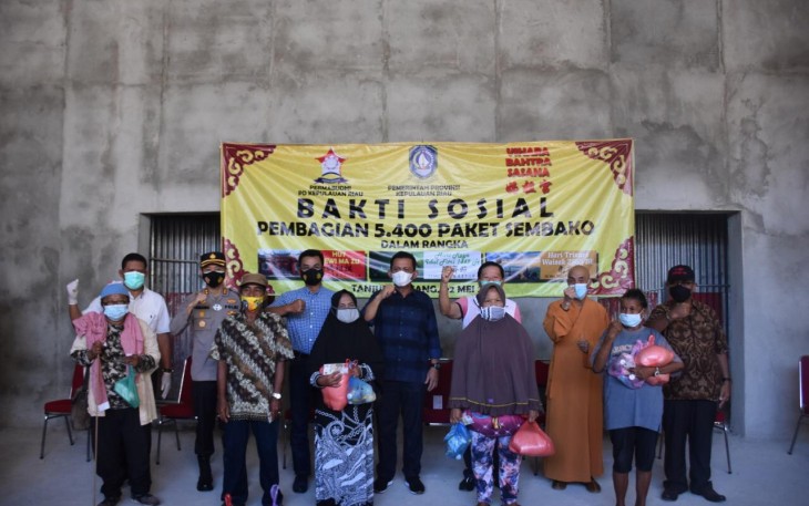 Kapolres Tanjung Pinang Hadiri Giat Bakti Sosial Pembagian Paket Sembako Yayasan Vihara Bahtra Sasana