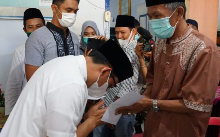 Wawali Bagikan BOp Hingga Paket Ramadan Baznas ke Warga