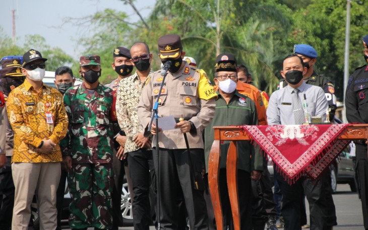 Rabu, (05/05/2021), bertempat di halaman depan Mapolres Pekalongan Kota Polda Jawa Tengah telah dilaksanakan Apel Gelar Pasukan Operasi Ketupat Candi 2021 Polres Pekalongan Kota. Sebagai Inspektur Upacara adalah Wali Kota Pekalongan H.A Afzan Arslan Djunaid, SE