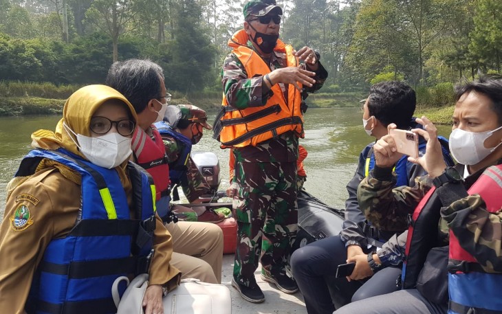 Sektor 1 Satgas Citarum Harum menerima kunjungan Lapangan Tim Dinas Ketahanan Pangan dan Perikanan serta Balai Benih Ikan Kab. Bandung bertempat di Balai Sawala Desa Tarumajaya Kecamatan Kertasari Kab. Bandung, Senin (14/6/2021).