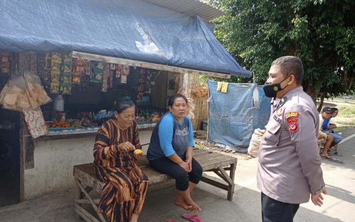 Bhabinkamtibmas Polsek Kertajati Berikan Edukasi Tentang Covid-19