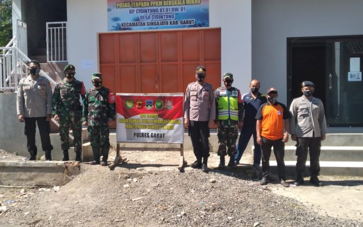 Personel Polsek Singajaya Polres Garut Giat OPS Yustisi Inpres No.6 Tahun 2020