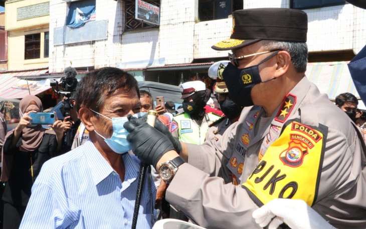 Ops Zebra Nala 2021, Polda Bengkulu Bagikan 10.000 Masker dan Vaksin Gratis