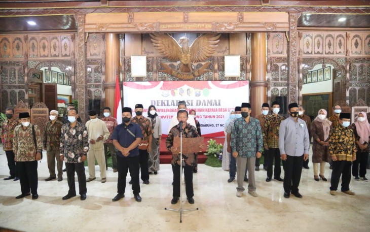 Disaksikan Bupati bersama Forkopimda Tulungagung, Calon Kades yang akan mengikuti Pilkades serentak melakukan Deklarasi Damai Pemilihan Kepala Desa (Pilkades) 2021