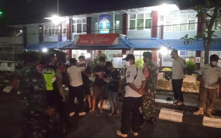 Polres Pekalongan Kota dan Jajarannya laksanakan KRYD dan operasi Yustisi. Jum' at 19/11/2021