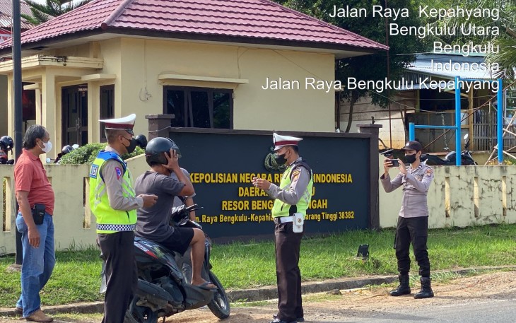 KRYD Penanggulangan Pandemi, Polres Benteng Beri Himbauan dan Bagikan Masker