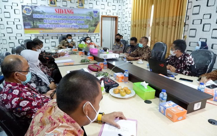 Bupati Bengkulu Utara bersama jajaran Kantor Pertanahan Kab