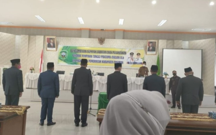 Bupati Pasaman Benny Utama Lantik 11 Pejabat Eselon II B