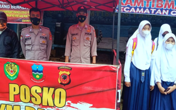 Polsek Cisompet Terus Laksanakan Program ‘Cisompet Bermasker’ Guna Ajak Masyarakat Patuhi Prokes
