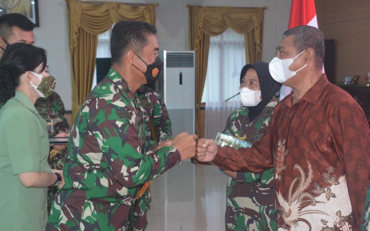 Danrem 033/Wira Pratama Pimpin Wisuda Purnawira Prajurit Korem 033/Wira Pratama