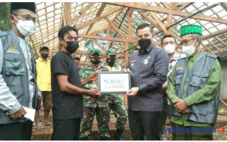 Bupati Pesawaran Sambangi Supinah yang Alami Musibah Kebakaran