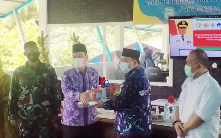 Rapat Persiapan Vaksinasi Masal COVID-19 Pada Peringatan Hari Kesehatan Nasional Tahun 2021 