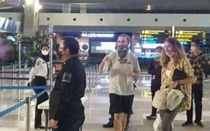 Pemerintah Larang WNA dari Negara Terkonfirmasi Omicron Masuk ke Indonesia,  Taati Aturan Ini Untuk Kepentingan Bersama