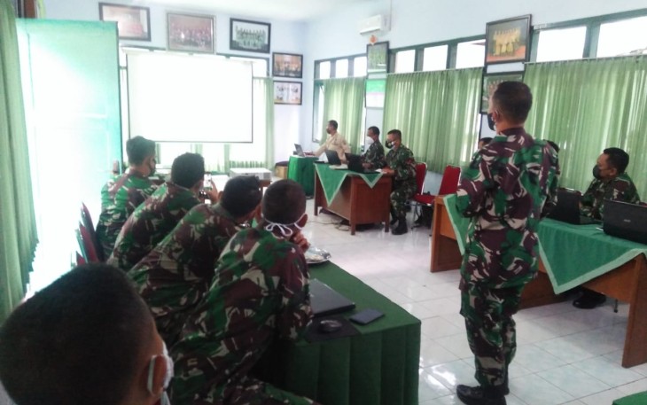 Korem 071/Wijayakusuma menggelar Rapat Koordinasi Teknis (Rakornis) Sinkronisasi Data Covid-19, Selasa (10/8/2021) di Aula Persit Kartika Chandra Kirana Koorcab Rem 071 PD IV/Diponegoro, Sokaraja, Banyumas. 