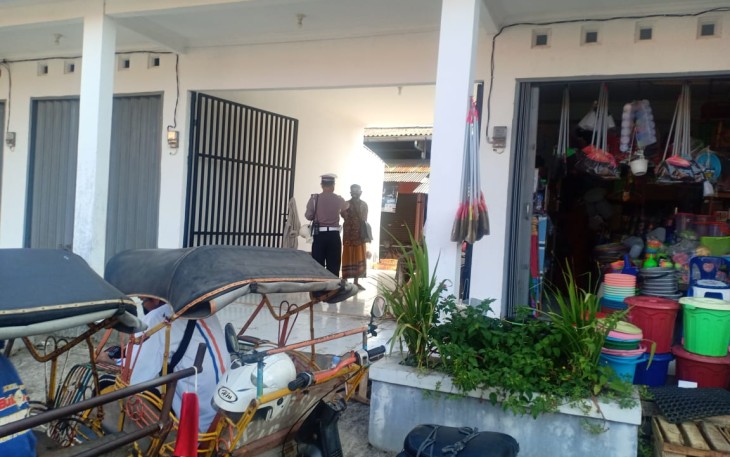Anggota Satlantas Polres Kendal Berikan Himbauan Dikmas Pada Masyarakat Seputaran Pasar Kendal