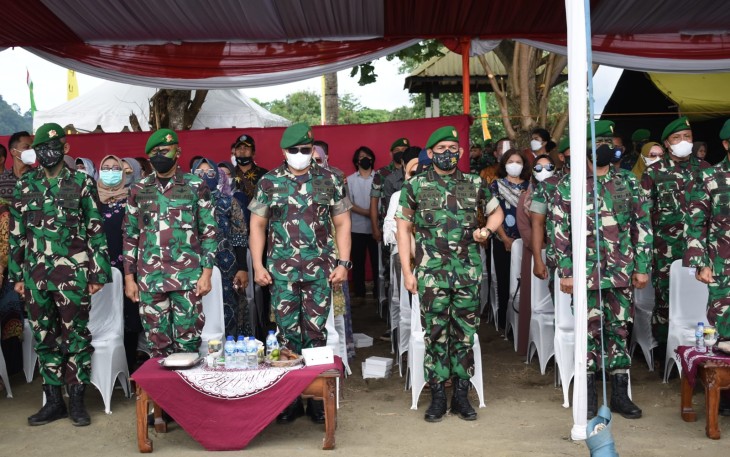 Danrem 071/Wijayakusuma Hadiri Upacara Tradisi Pembaretan Sarcabif Taruna Akmil Tingkat IV TA 2021