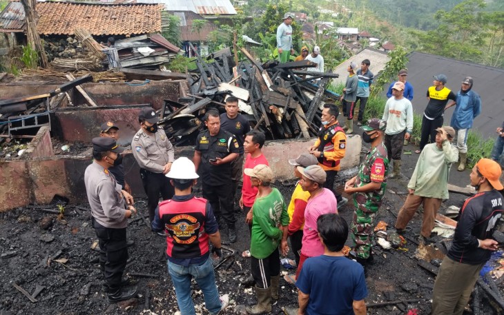 Kebakaran rumah di Desa Binangun