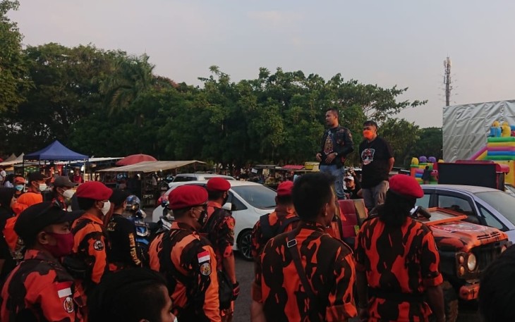 Pemuda Pancasila Bikin Aksi Jajan Bareng di Kawasan Alun-alun Karanganyar