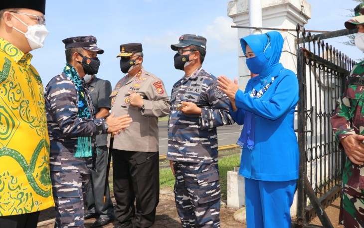 Kapolda Bengkulu Irjen Pol Drs Guntur Setyanto MSi Menyambut Kedatangan Panglima Koarmada I 