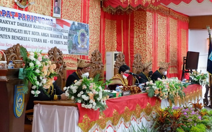 Bupati BU Hadiri Rapat Paripurna Hut Kota Arga Makmur Ke-45