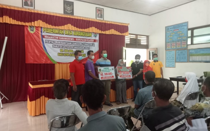 Penyaluran BLT-DD 2022 di Desa Karangtalun