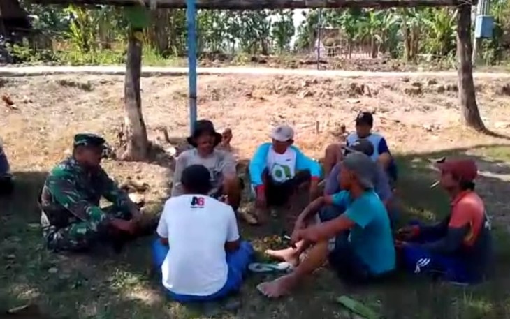 Komsos bersama warga desa binaan