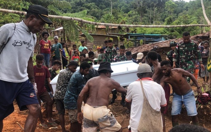 Prosesi Pemakaman  Jenazah Warga Perbatasan Papua