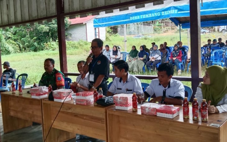 Babinsa Koramil Rungan saat Hadiri Pemaparan Visi dan Misi Calon Kepala Desa Karya Bakti 