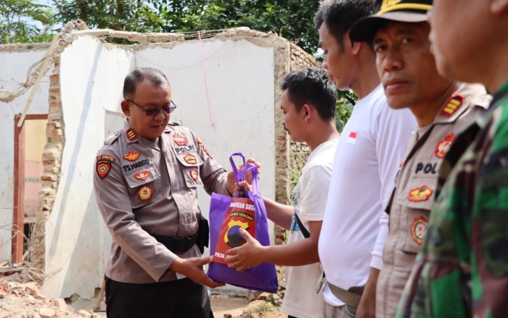 Polres Banjarnegara saat Gelar Kerja Bakti dan Bakti Sosial